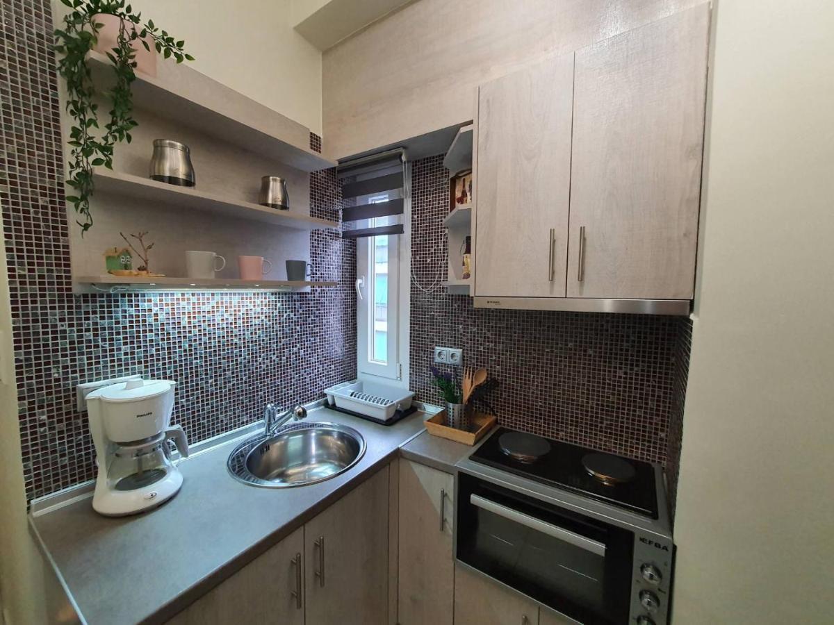 Cozy Little Apartment *